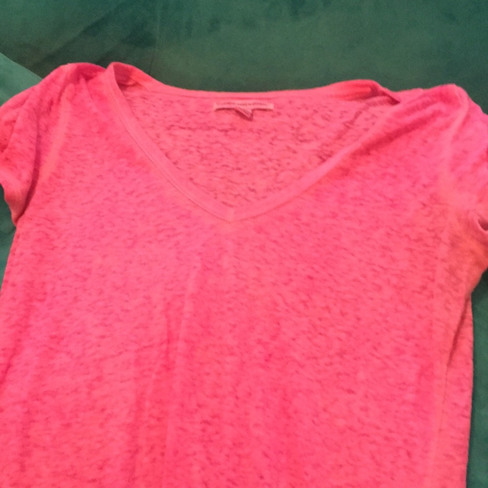pink tee